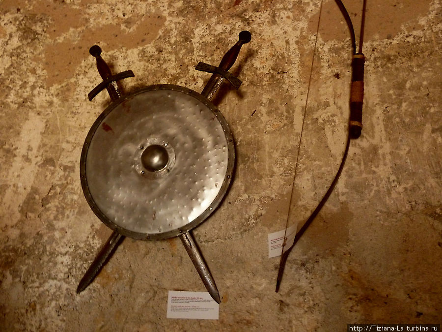 Экспонат музея- оружие Шакка, Италия