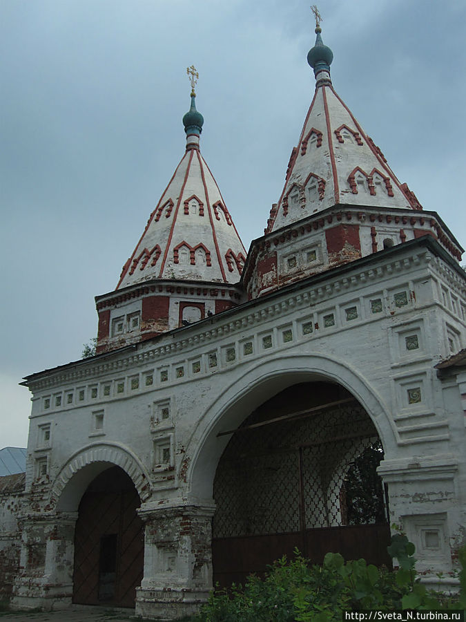 Святые ворота Ризоположенского монастыря Суздаль, Россия