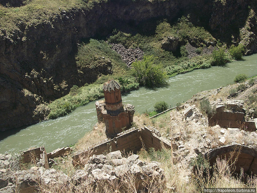 Монастырь Св. Дев Рипсиме Ани, Турция Монастырь Св. Дев Рипсиме Ани, Турция