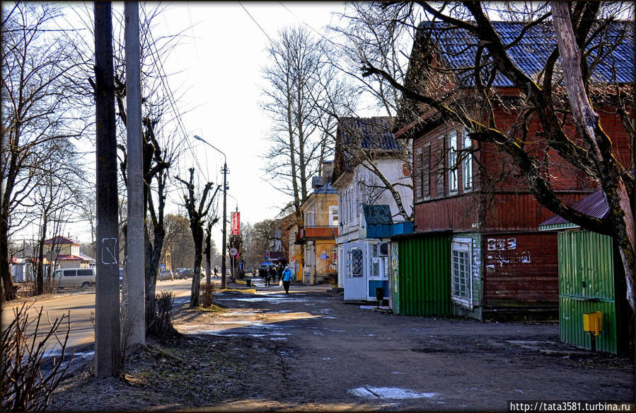 С этой улицы разрасталось поселение ставшее  со временем главной и названная, как и железная дорога, Николаевской (сейчас улица Революции). Малая Вишера, Россия