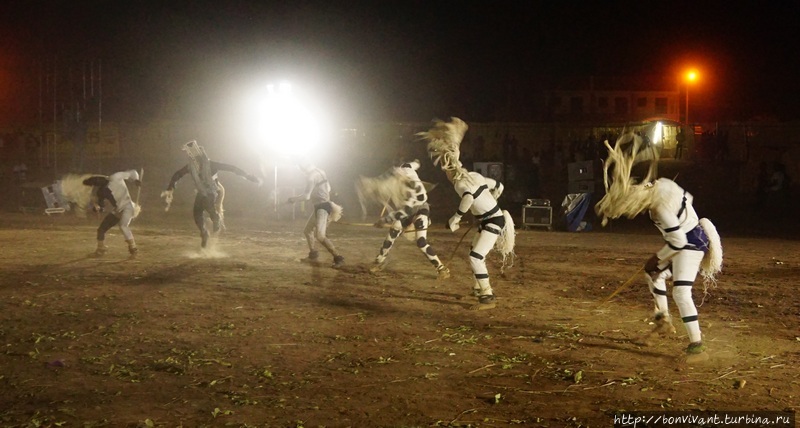 Ночные маски Дедугу, Буркина-Фасо