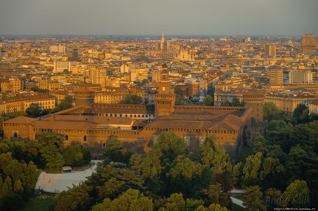 Torre Branca — панорама на весь Милан Милан, Италия