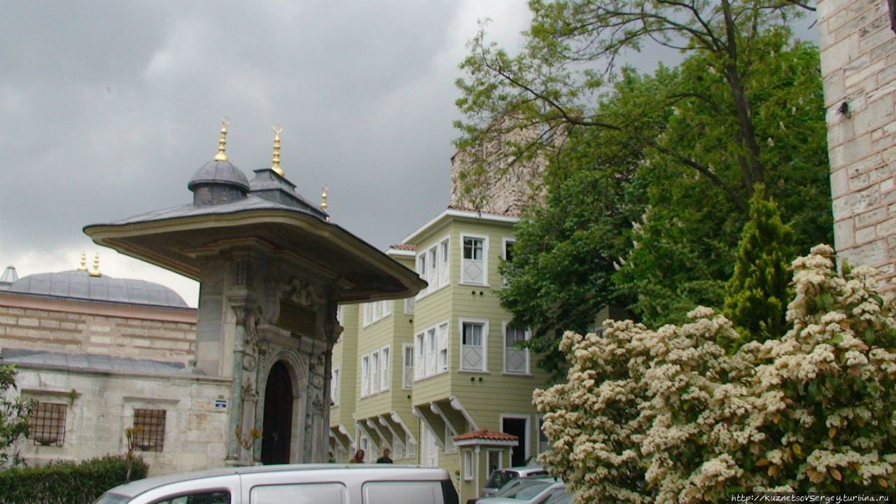 Топкапы — топ копыт, топ копыт, топ копыт... Стамбул, Турция Топкапы — топ копыт, топ копыт, топ копыт... Стамбул, Турция