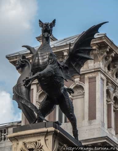 Символ лондонского Сити — Дракон. Фото из интернета Лондон, Великобритания