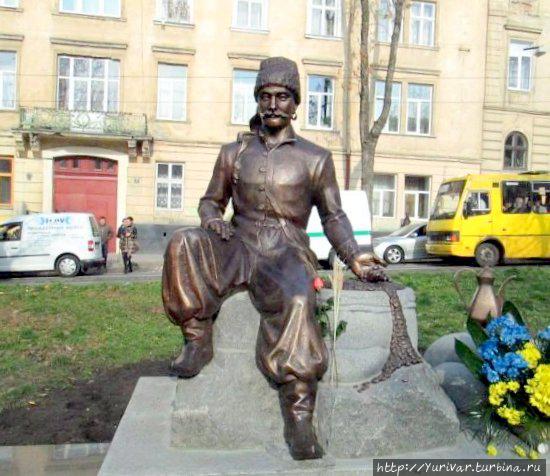 Памятник Кульчитскому во Львове Львов, Украина