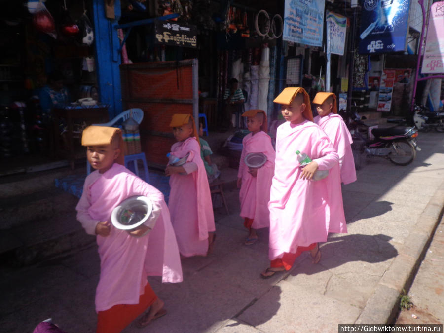 Жители города Пьин-у-львина Пьин-У-Львин, Мьянма