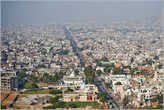 Внизу простирается столица штата Раджастан...
*