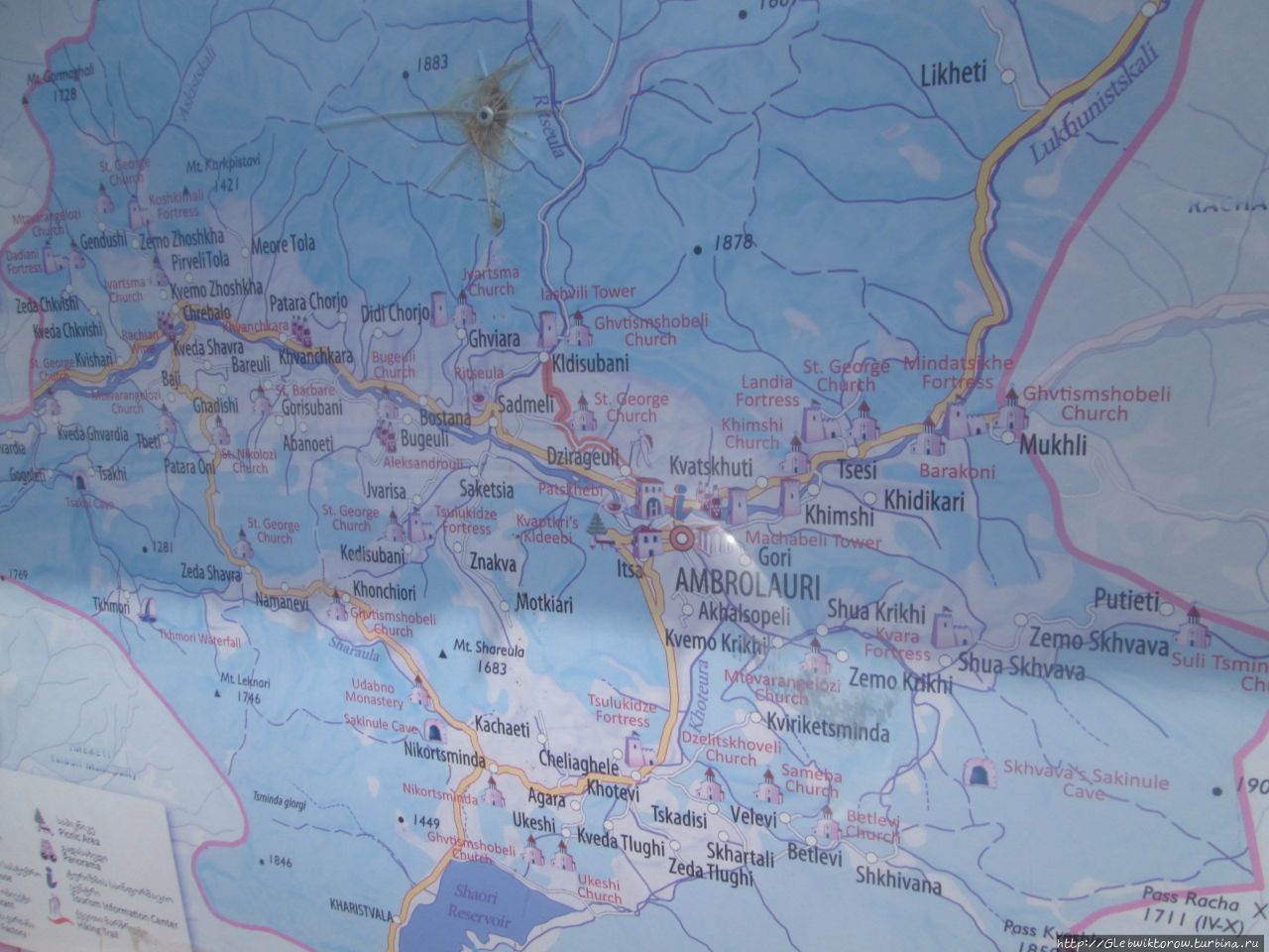 Поездка в Рачу Амбролаури, Грузия Поездка в Рачу Амбролаури, Грузия