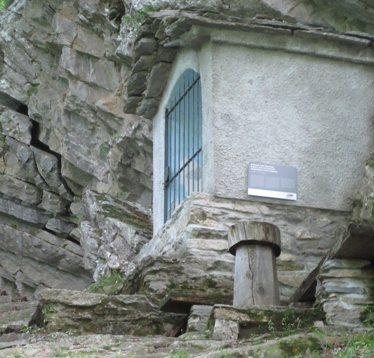 Загадочная деревня среди плачущих гор Гондо, Швейцария