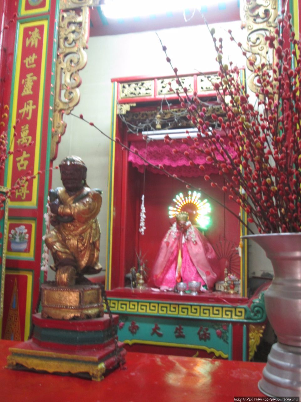 Посещение китайского храма юньнаньской общины Мандалай, Мьянма