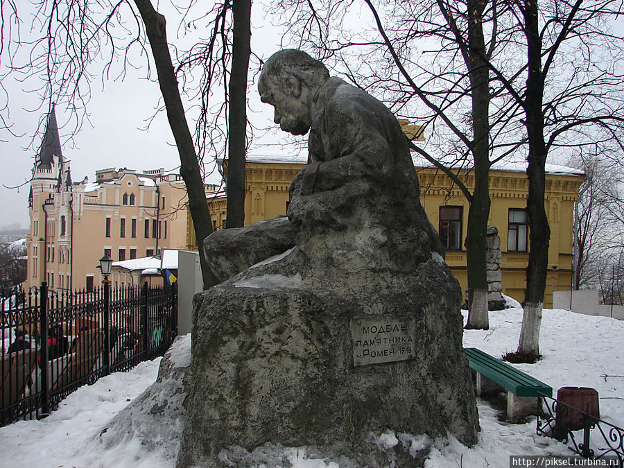 Модель памятника Т.Г. Шевченко в г. Ромны, вид 2 Святогорск, Украина