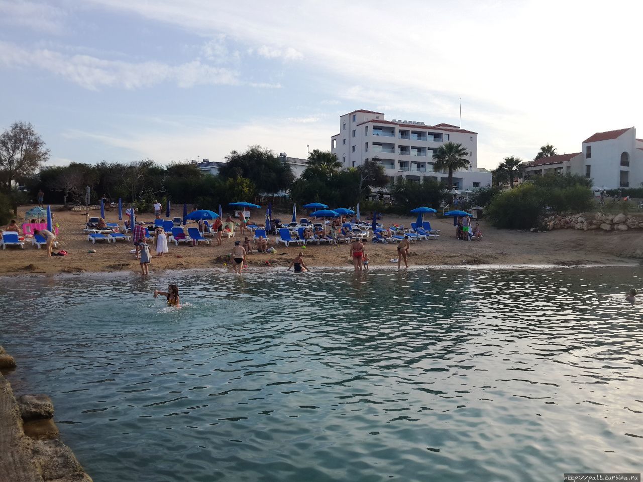 Вид на отель и пляж Протарас, Кипр