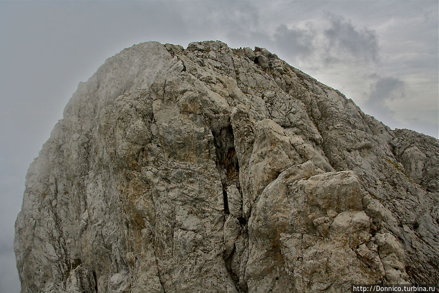 чтобы понять масштаб этой фотографии, можно разглядеть фигурки людей наверху )) чтобы понять масштаб этой фотографии, можно разглядеть фигурки людей наверху ))