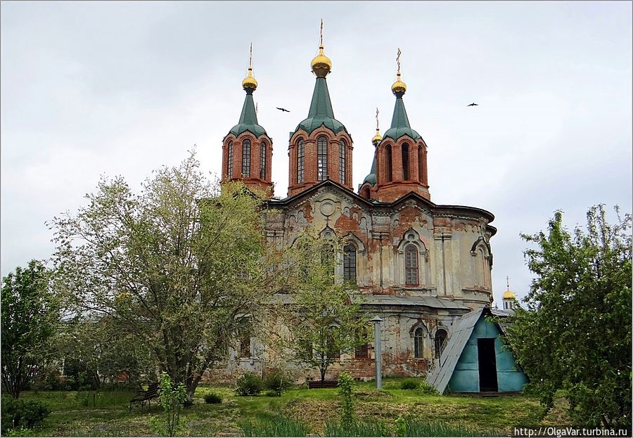 За храмом За храмом