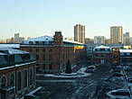 Вид из окна музея на бизнес-центр Новоспасский двор, бывшая ситценабивная фабрика