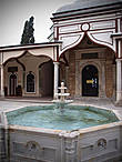 внутренний двор Emir Sultan