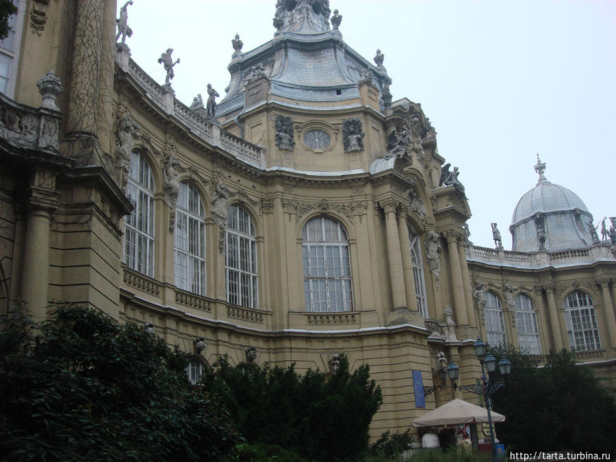 Замок, в котором никто никогда не жил Будапешт, Венгрия