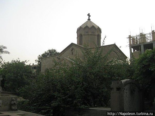 Старое армянское кладбище