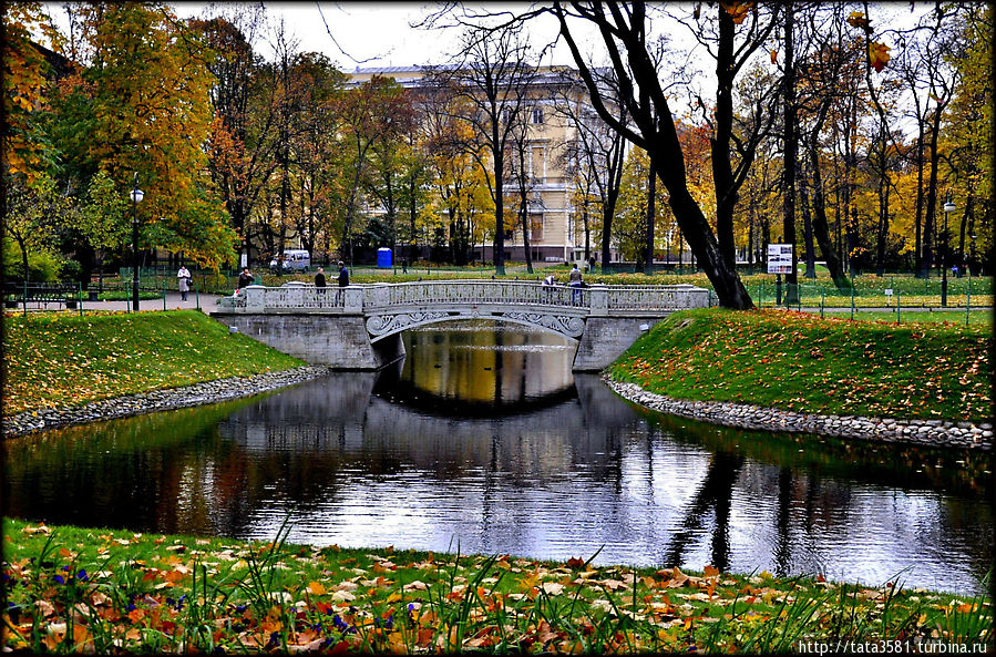 Во время последней реконструкции сада в 2002году были восстановлены парные пруды и Чугунный мост  через соединяющую их протоку. Санкт-Петербург, Россия