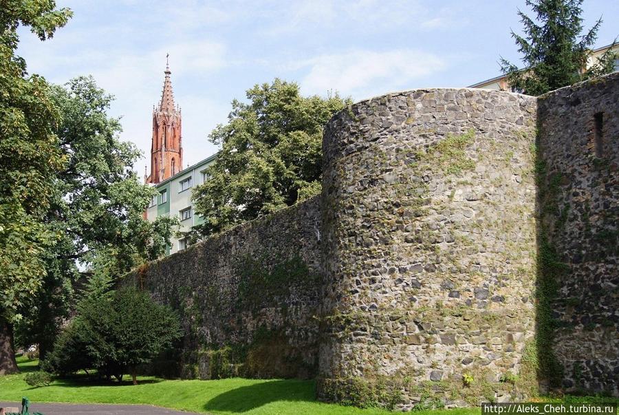Остатки оборонных стен XIV века. Любань, Польша