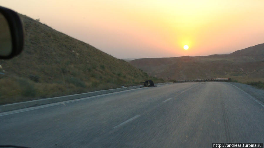 Заход солнца в афганских горах Афганистан