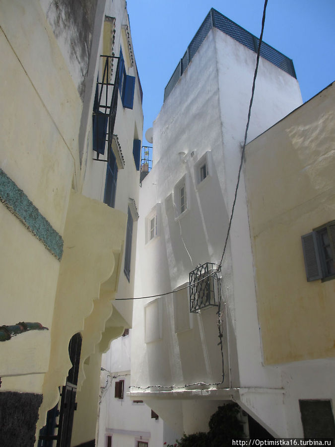 Бегом, бегом, бегом по узким лабиринтам Танжера Танжер, Марокко