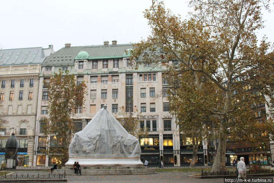 памятник поэту Михаю Верешмарти Будапешт, Венгрия