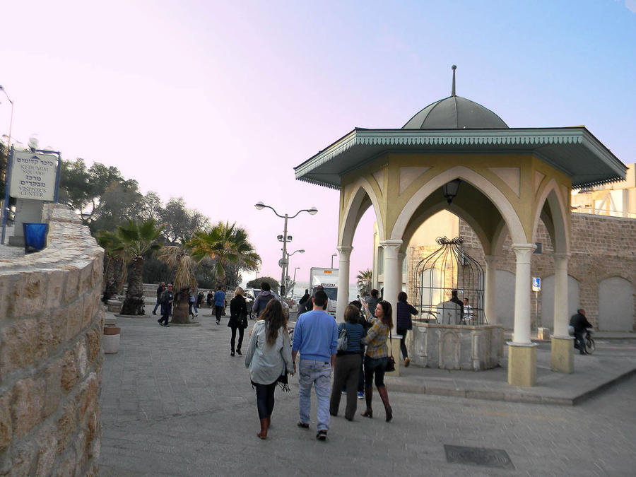 Снова сабиль, на сей раз в форме шестигранного  фонтана, также построенный Абу Набутом Яффо, Израиль