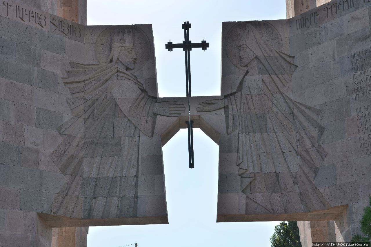 Св. Эчмиадзин - духовный центр Армянской Апостольской Церкви