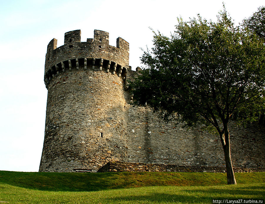 Замок Монтебелло Замок Монтебелло