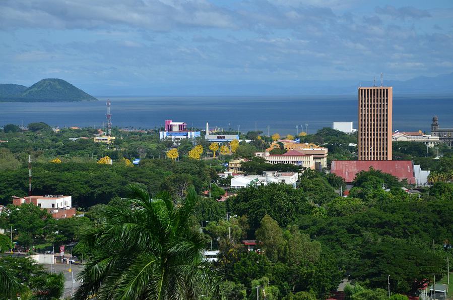 Вид на Манагуа с холма Тискапа Никарагуа