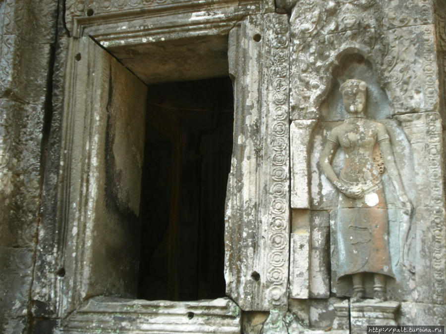 15. Северное крыло западной гопуры третьей стены ограждения. Ангкор (столица государства кхмеров), Камбоджа