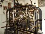 Часовой механизм питерской фирмы Фридриха Винтера установлен на колокольне в 1896 году