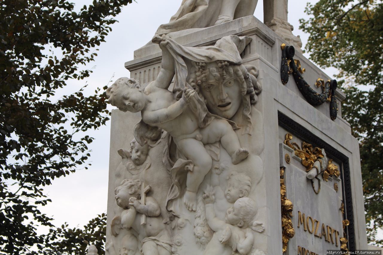 Памятник Моцарту. Вена