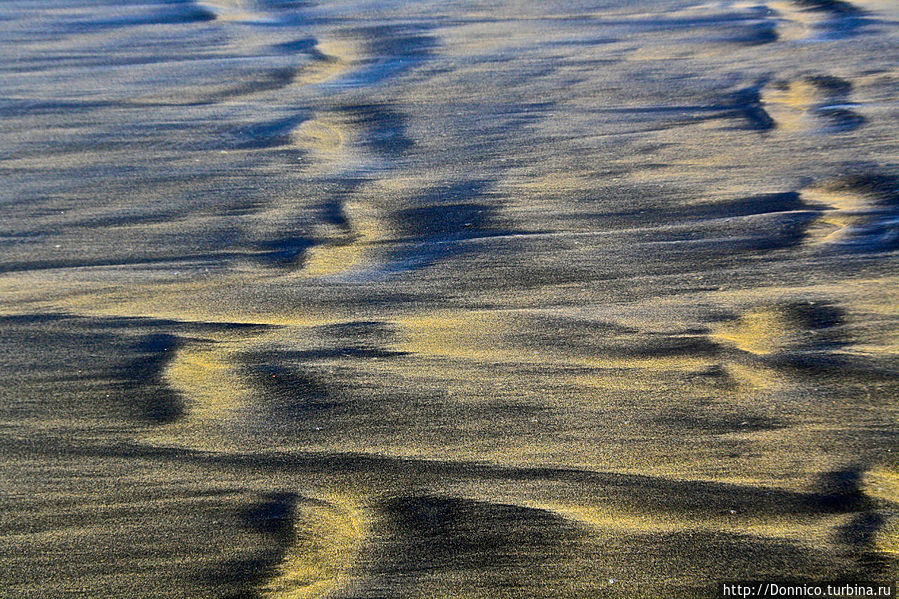 отвлекаясь от дюн можно посмотреть под ноги, рельеф песка всегда дает прекрасную картинку в стиле дзен... отвлекаясь от дюн можно посмотреть под ноги, рельеф песка всегда дает прекрасную картинку в стиле дзен...