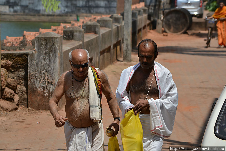Брахманы — представители высшей касты Гокарна, Индия