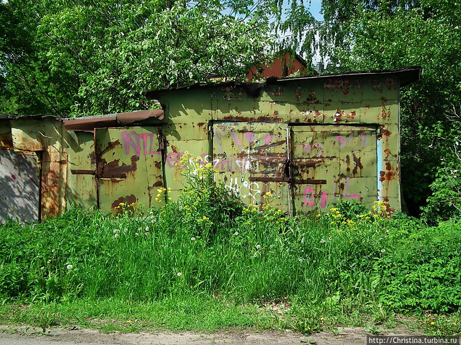 Чуть-чуть вглубь района и вся правда жизни настоящих обитателей Кипсалы на лицо. Рига, Латвия