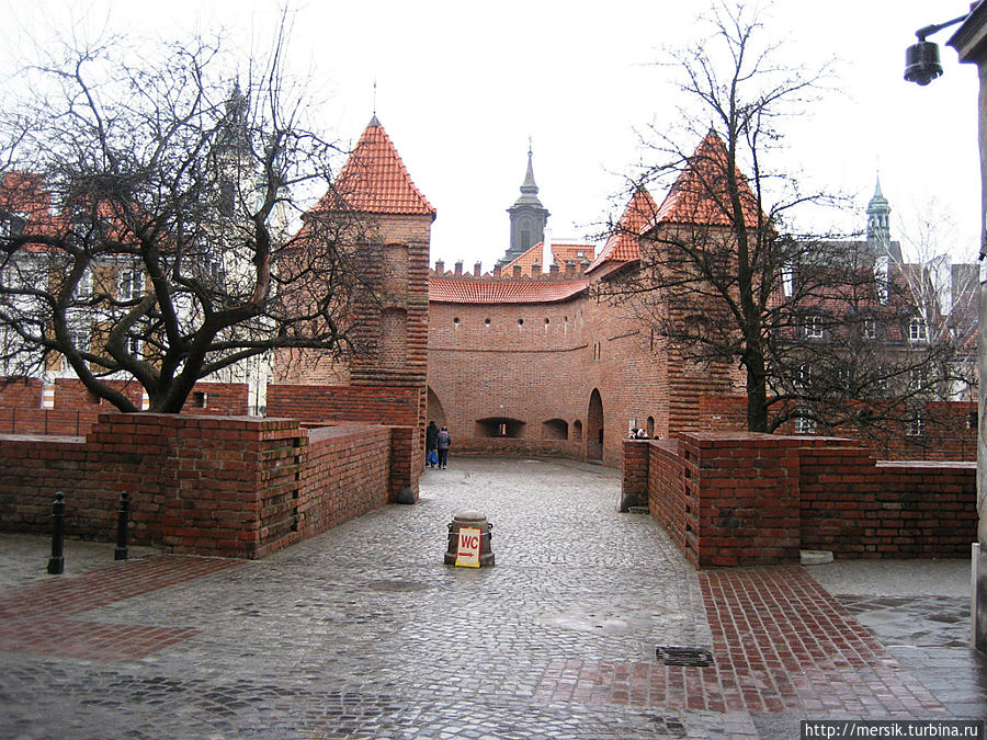 Барбакан Варшава, Польша