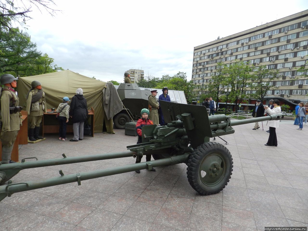 Времена и эпохи. Новопушкинский сквер и Тверской бульвар Москва, Россия