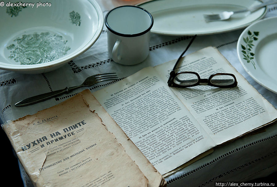 хозяева только что отошли на минутку к соседям... хозяева только что отошли на минутку к соседям...