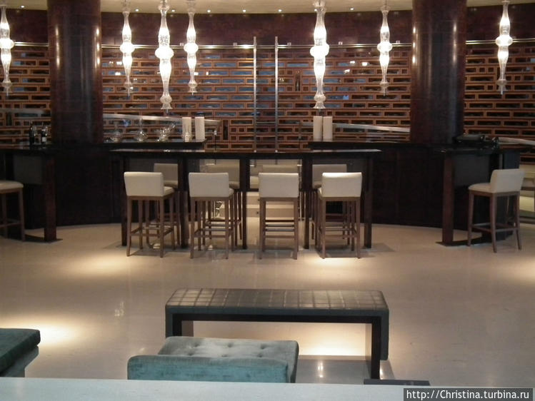Так выглядит бар в отеле. Так выглядит бар в отеле.