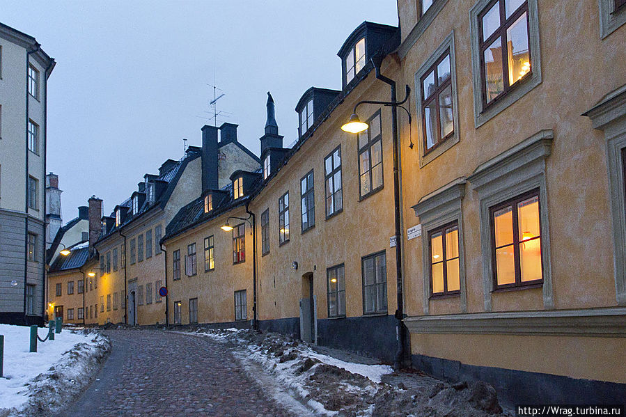 Такие улочки смотрятся сказочна. Такие улочки смотрятся сказочна.