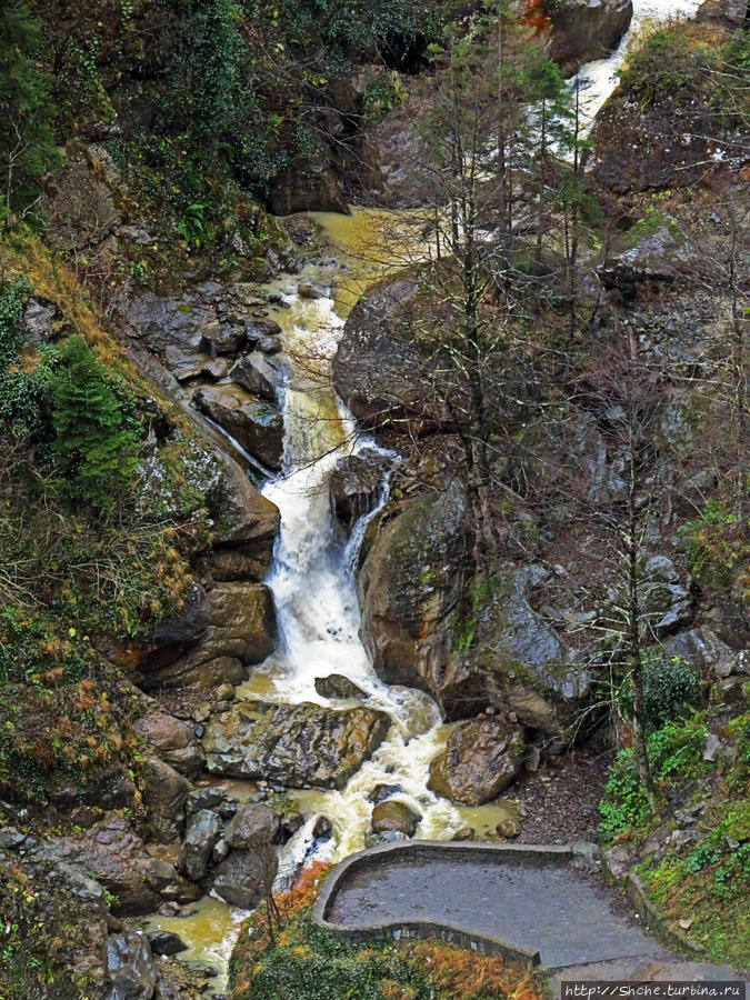 Водопад Карадаг Национальный парк Алтындере, Турция