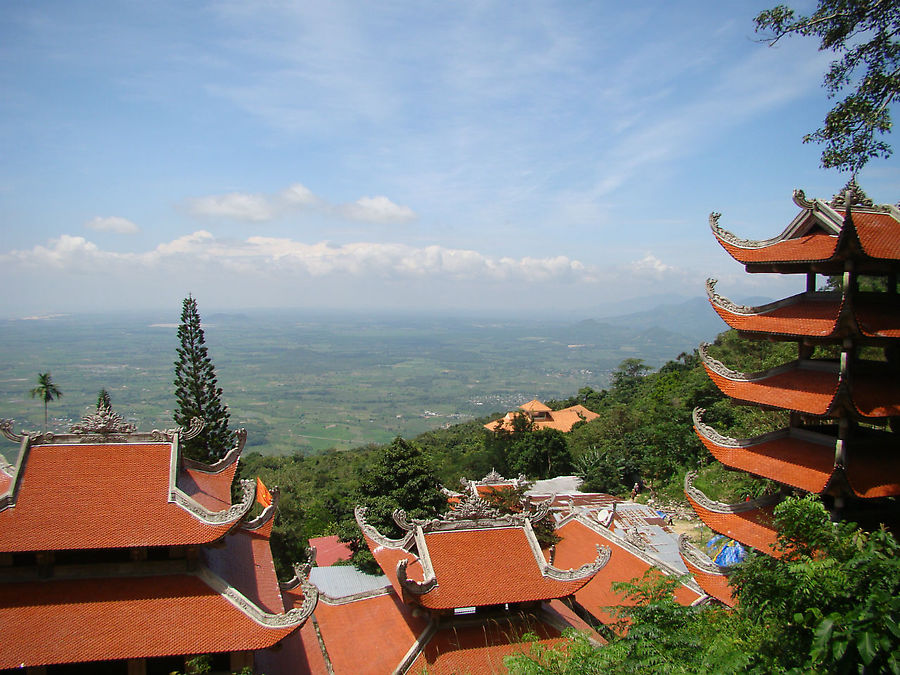Святыня горы Та Ку Фантхиет, Вьетнам