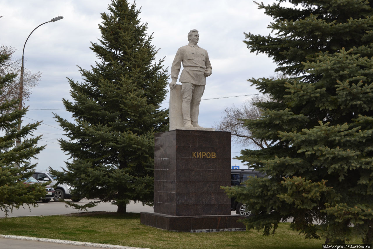 Памятник Кирову С.М. / Monument To Kirov S. M.