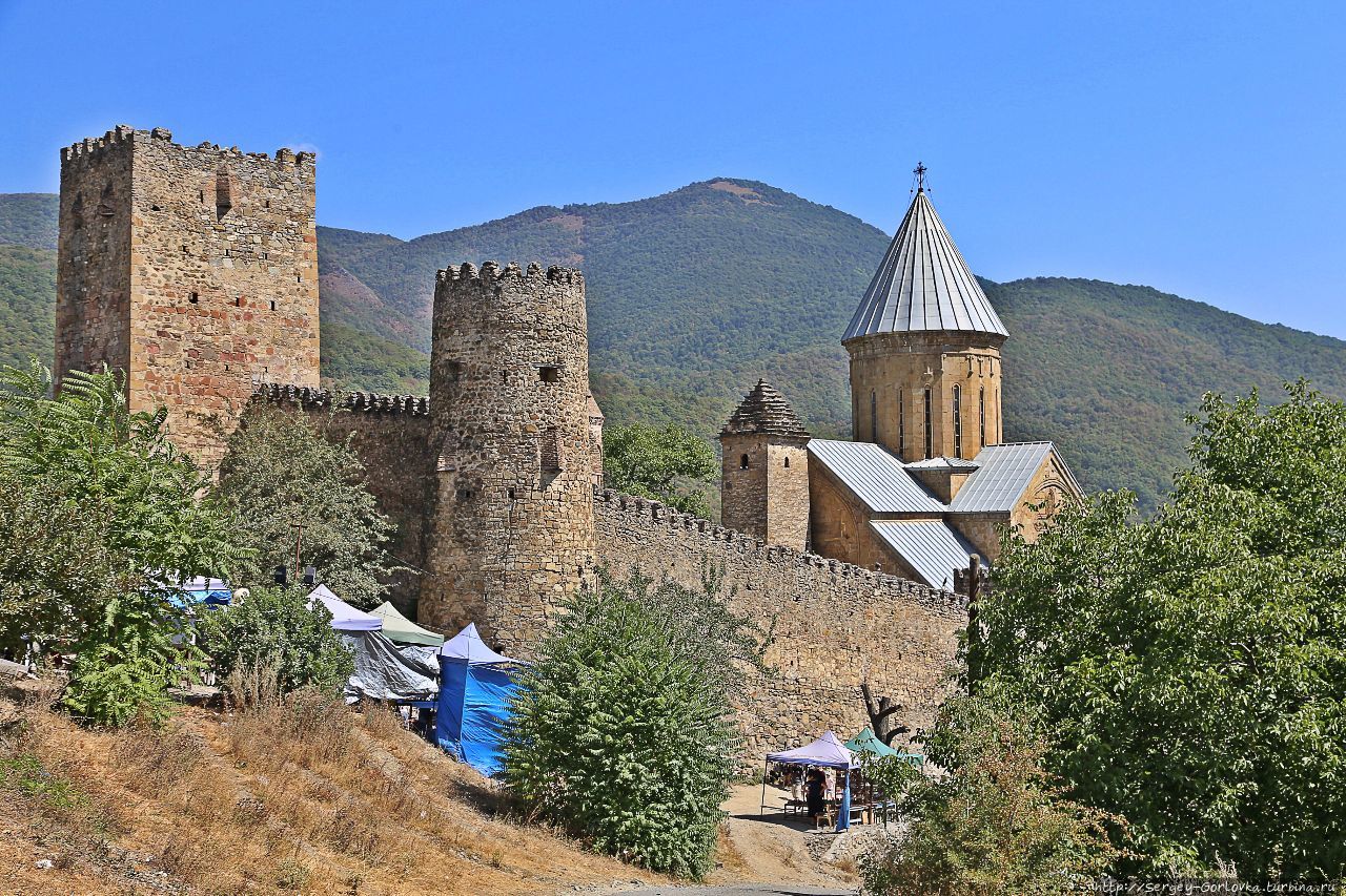 Крепость  Ананури Ананури, Грузия