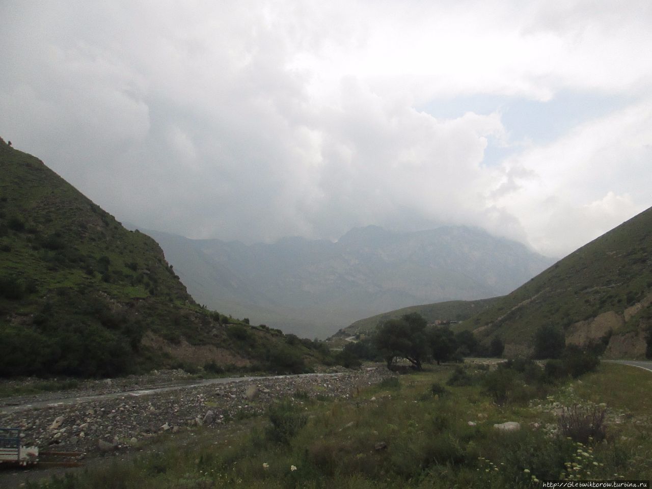 Пешком в Джейрах от Терека Джейрах, Россия Пешком в Джейрах от Терека Джейрах, Россия