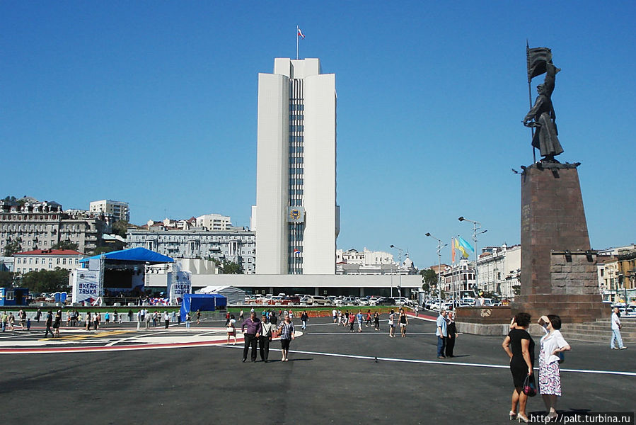 Главная площадь во время саммита в сентябре 2012 года. И наш Главная площадь во время саммита в сентябре 2012 года. И наш