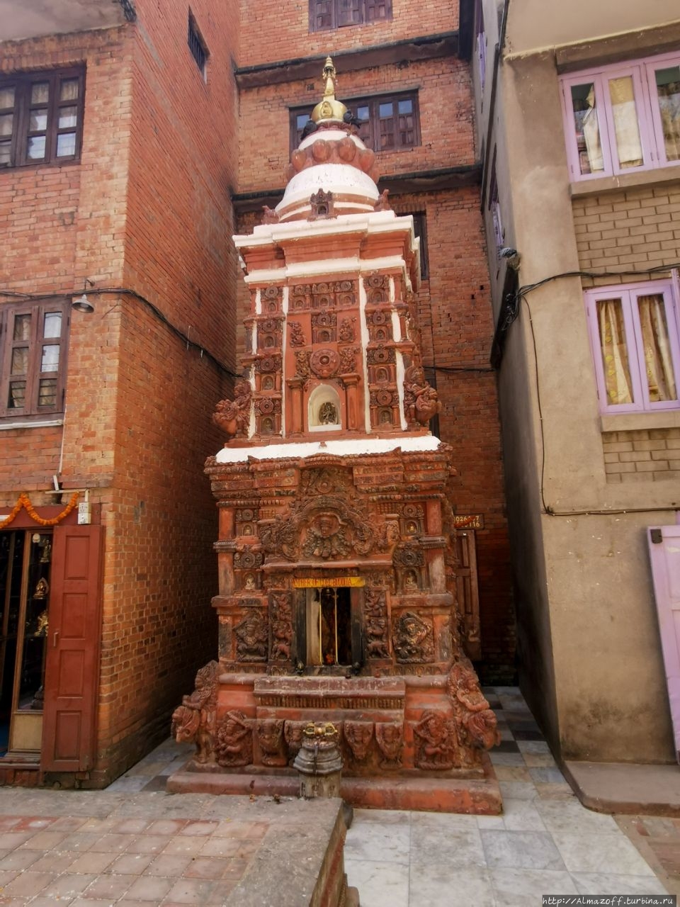 Ступа Махабудда Патан (Лалитпур), Непал