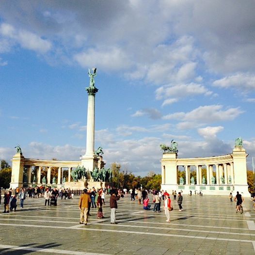 О, Буда! О, Пешт! И Кайли Будапешт, Венгрия